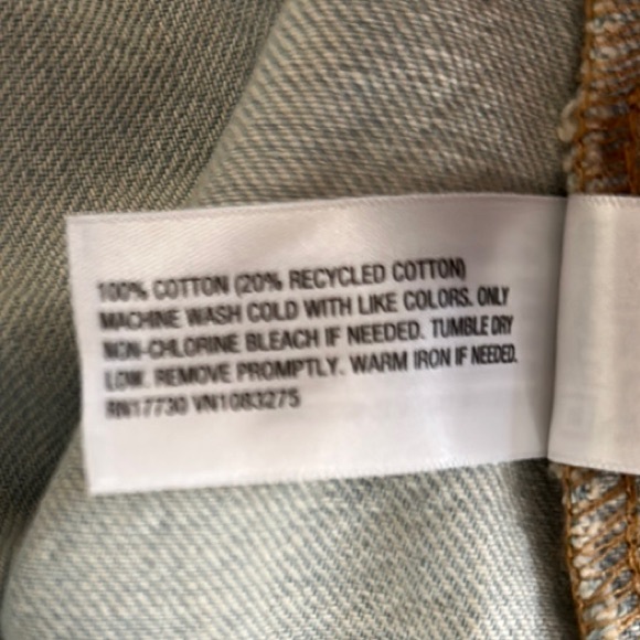 🆕 Denim light wash denim Blue Maxi Dress with V-Neckline
NWT - Picture 7 of 7